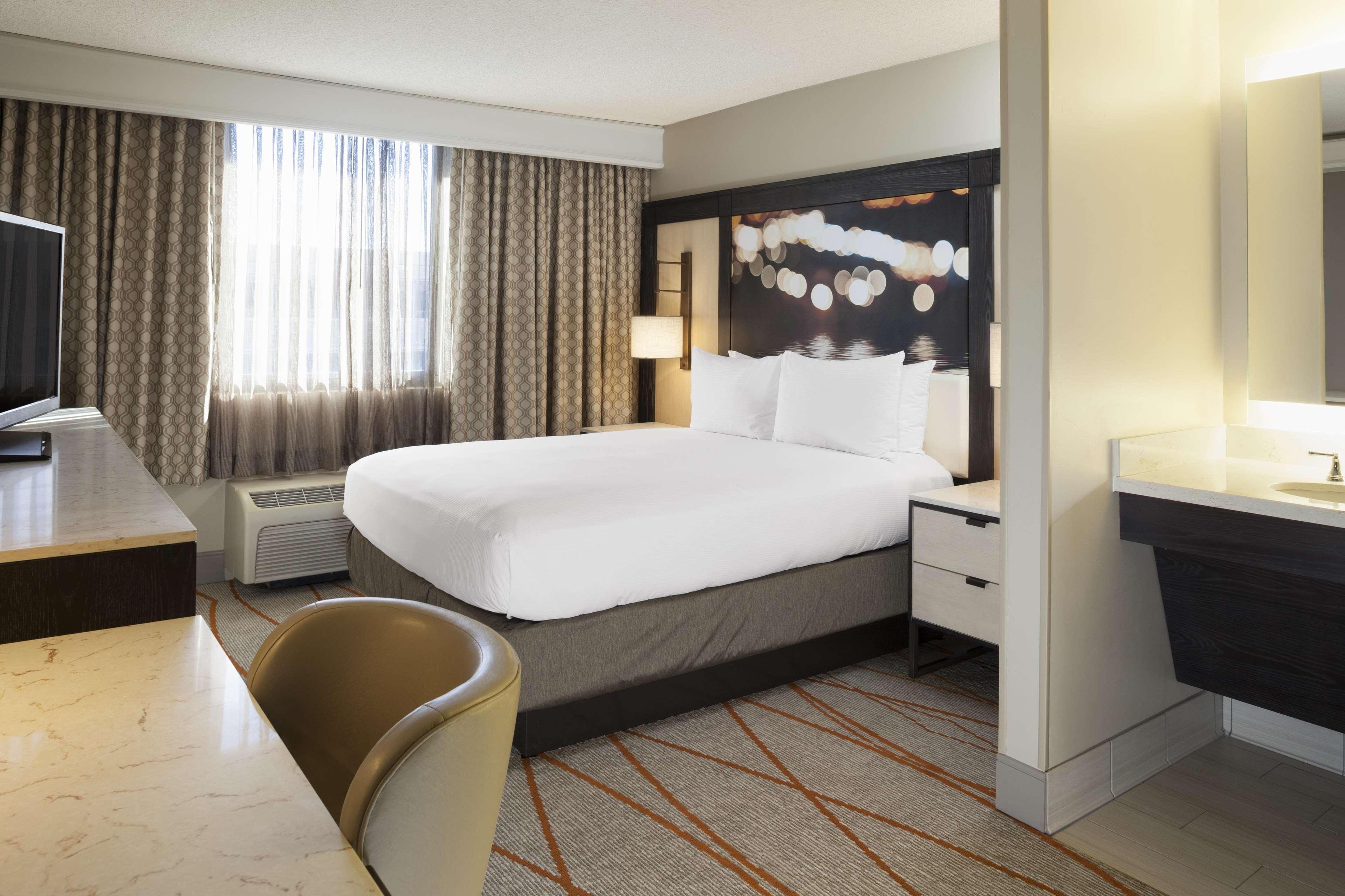 Doubletree By Hilton Denver Central Park Екстер'єр фото