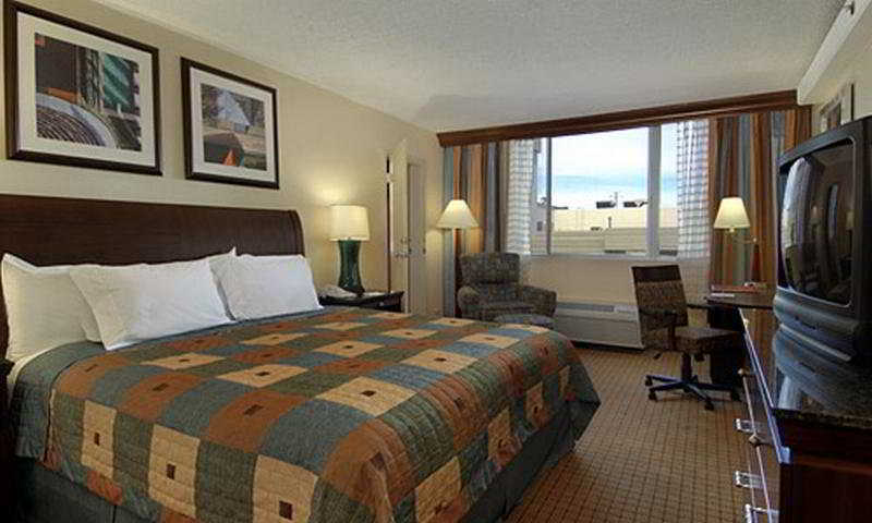 Doubletree By Hilton Denver Central Park Екстер'єр фото