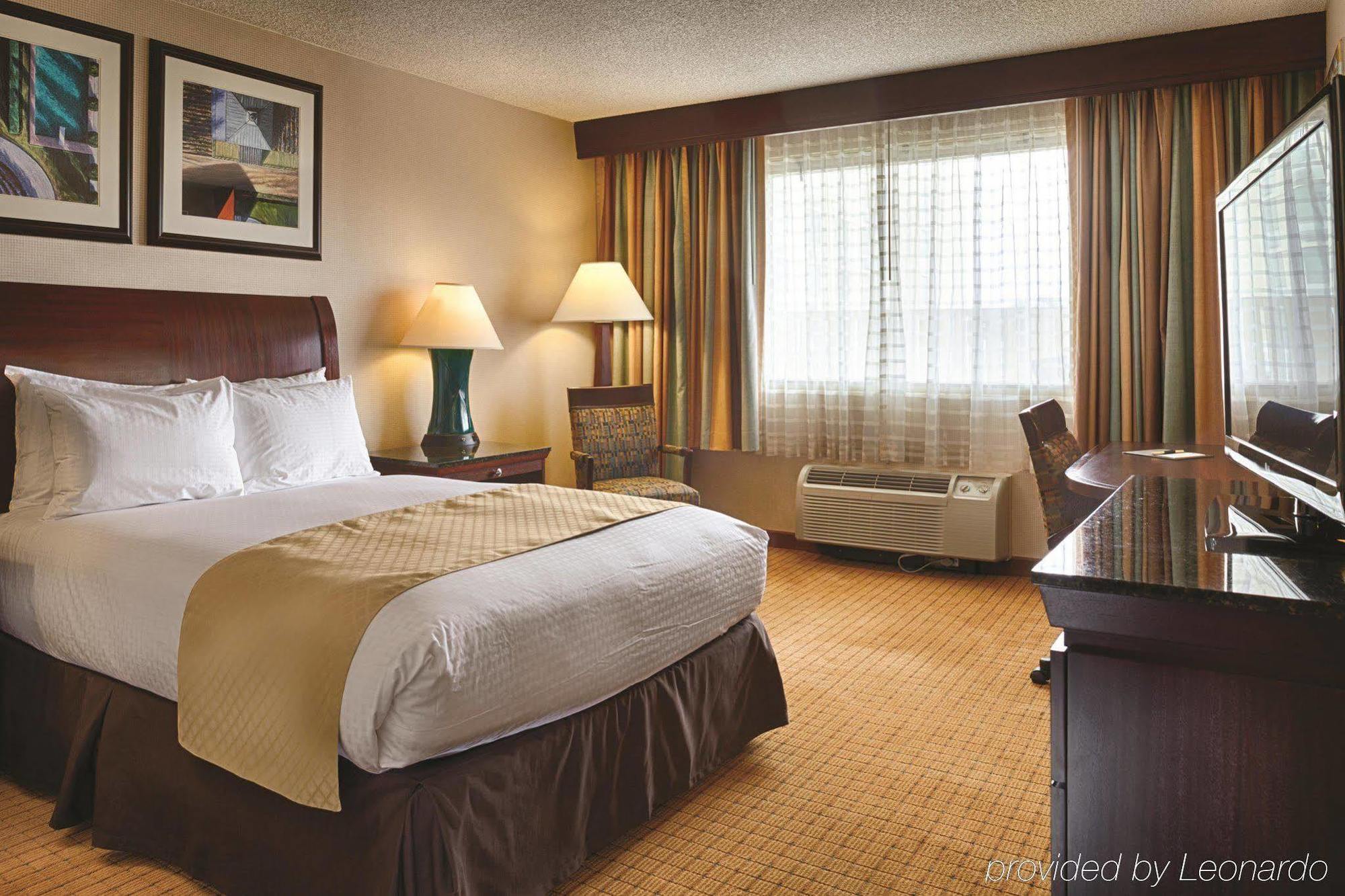 Doubletree By Hilton Denver Central Park Екстер'єр фото