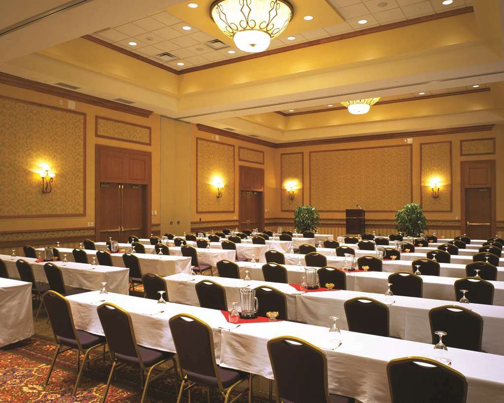 Doubletree By Hilton Denver Central Park Зручності фото